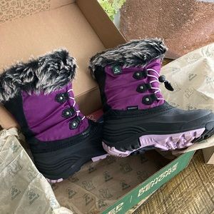 Girls Kamik winter boot size 1